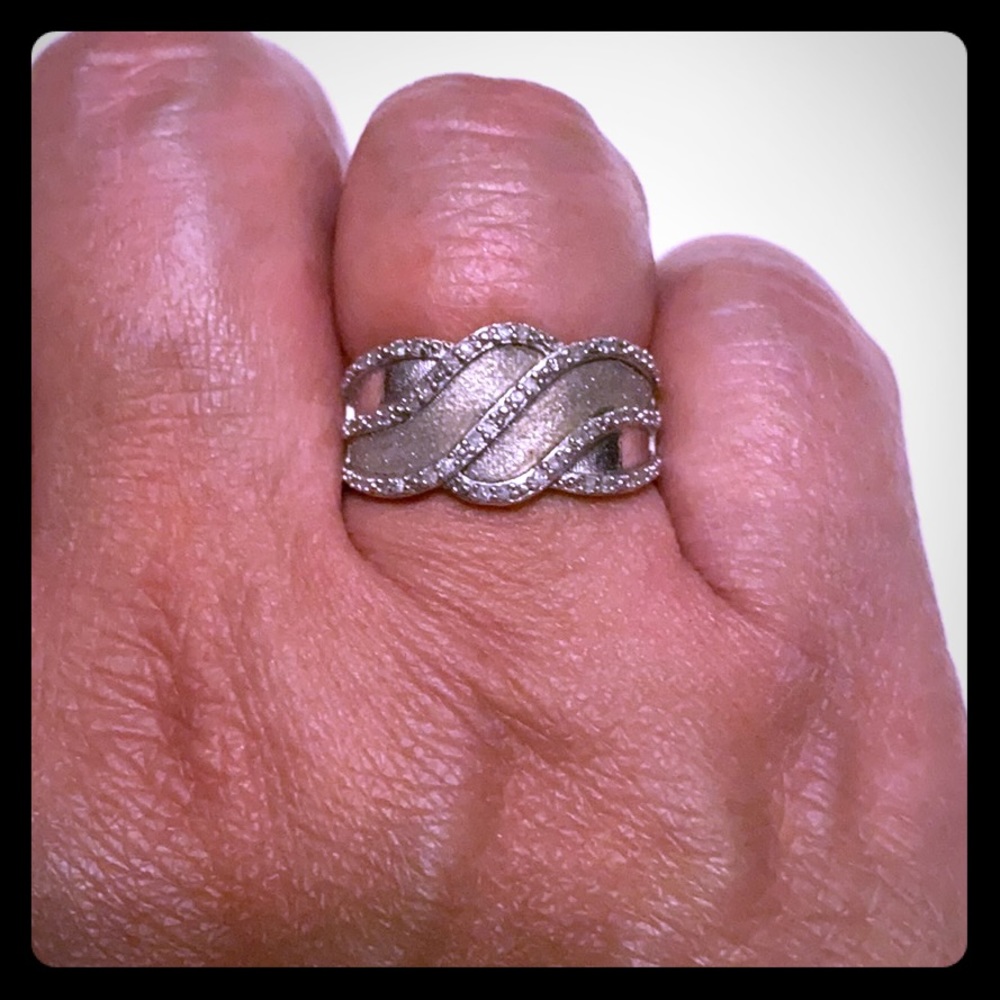 Sterling Silver Ring with small genuine diamonds
